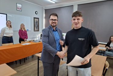 Żyć Biblią i z Biblią.